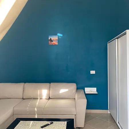 Apartamento Assi דירה